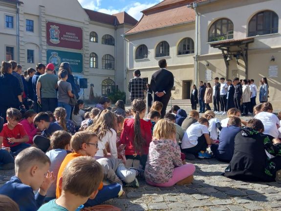 Különleges műsorral emlékeztek meg október 23-ról a nagyenyedi Bethlen-kollégiumban